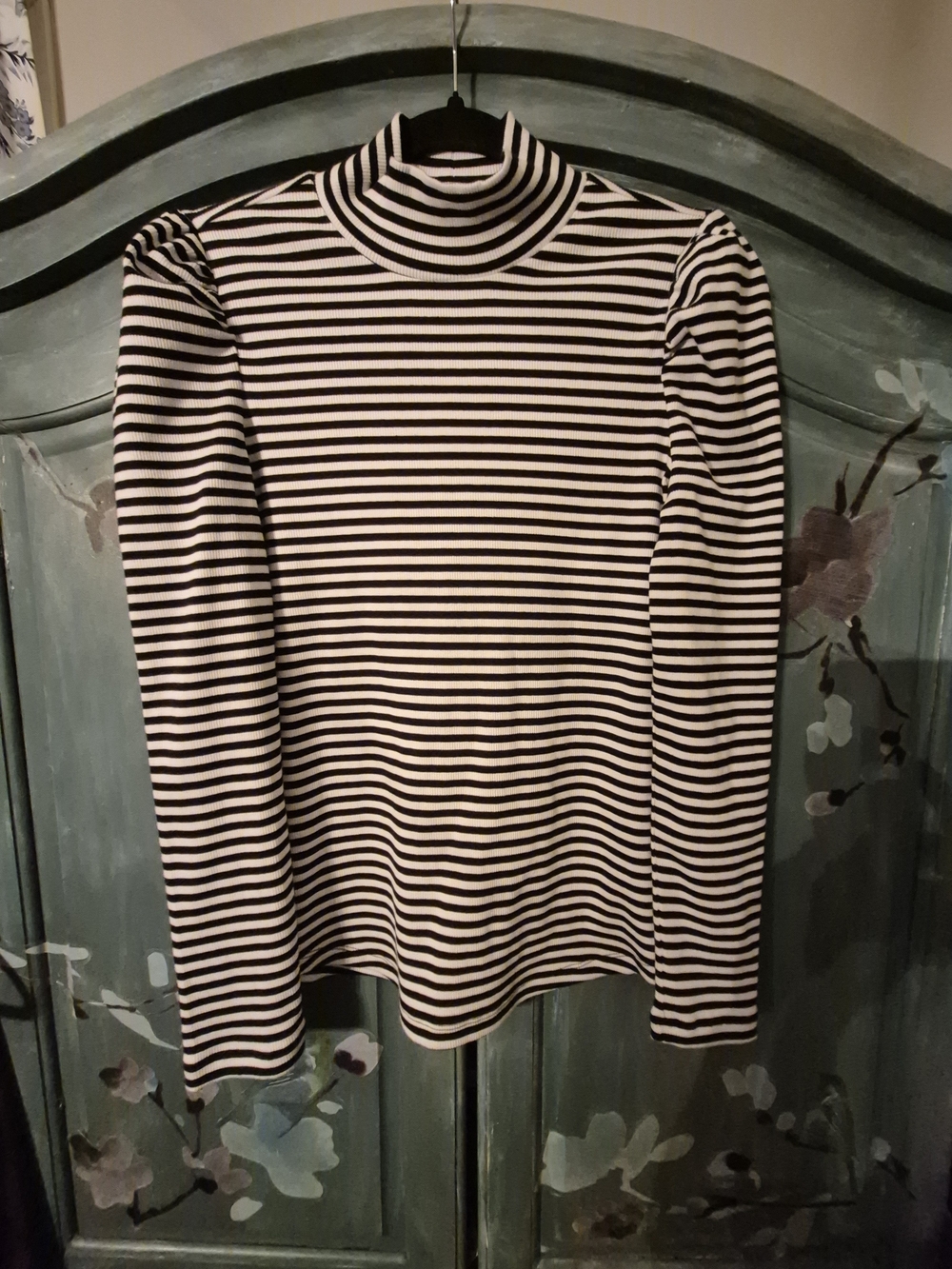 CHICO'S Striped Black & White Turtleneck Long-Sleeve Top